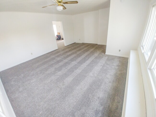 Sala de estar - 2527 Reed St