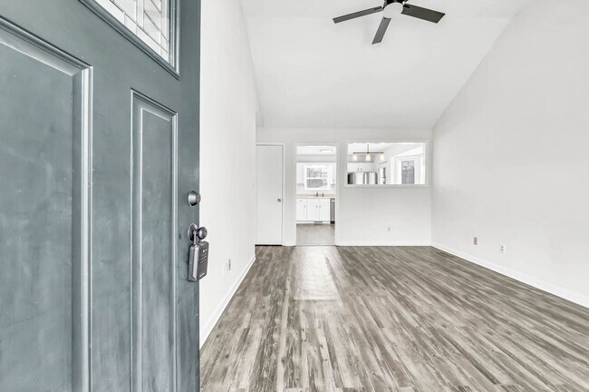 Foto del edificio - 925 Granny White Rd