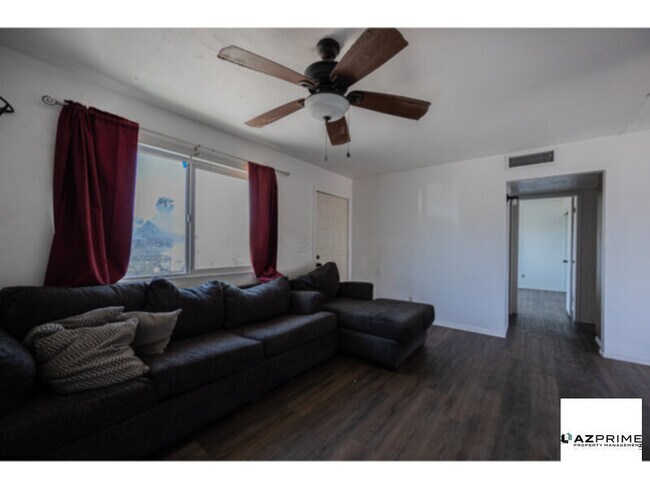 Foto del edificio - Come Home to Comfort in This Charming 2/1 ...