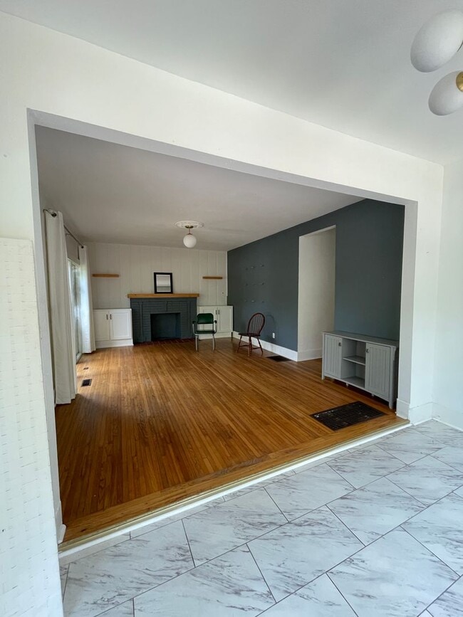 Building Photo - Cozy 3 bedroom 1.5 bathroom house