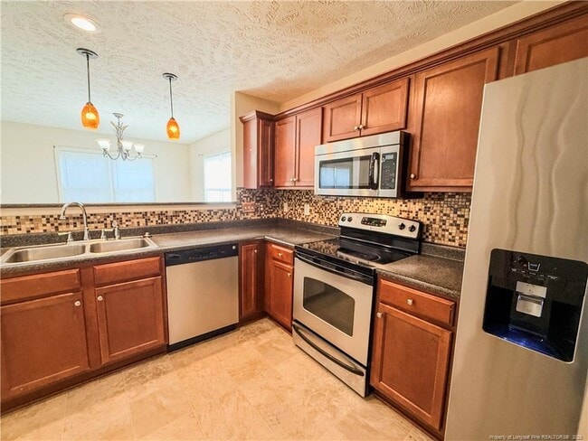 Building Photo - 4413 Scenic Pines Dr