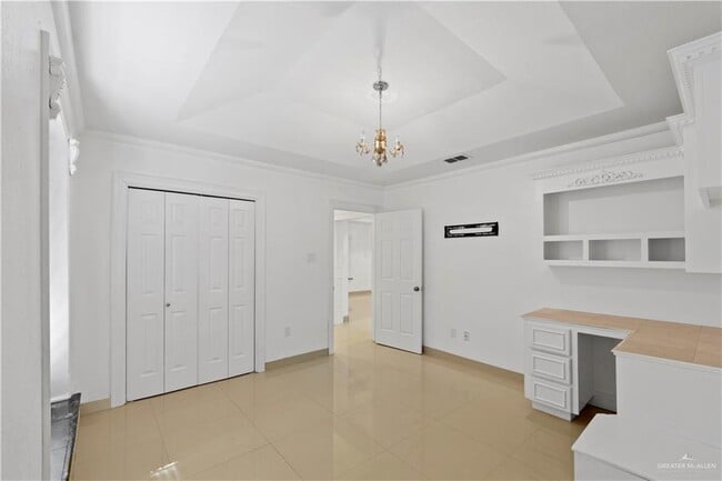 Building Photo - 21 E St