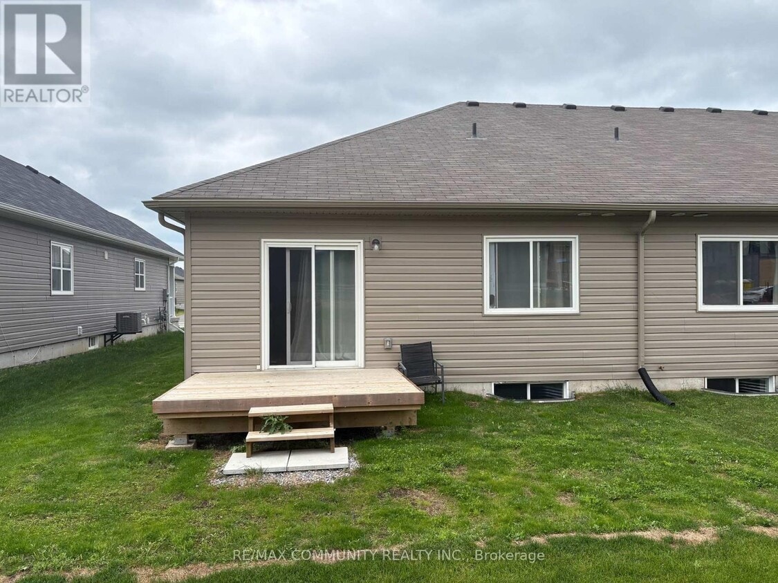 Building Photo - 23 Braeburn St
