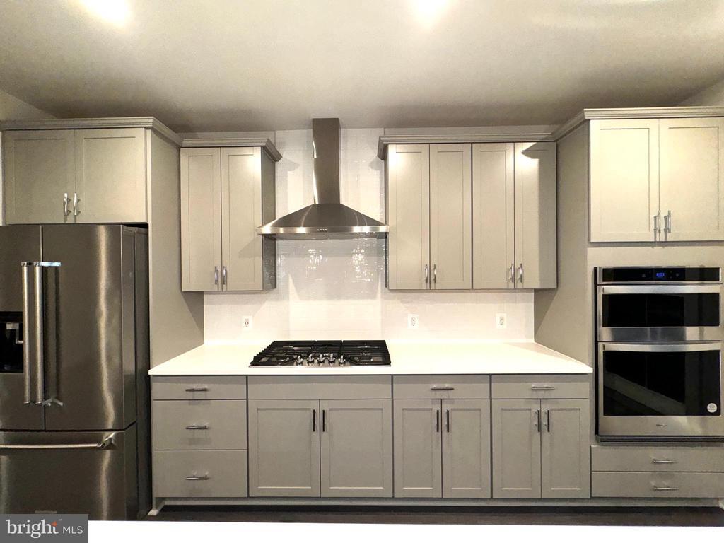 Primary Photo - 104 St Ives Pl
