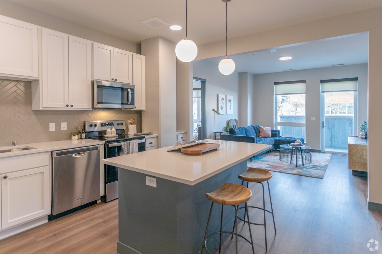 Arlo West End Apartments in Saint Louis Park, MN