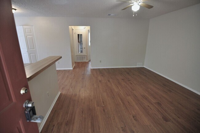Foto del edificio - Amazing unit, perfect location!