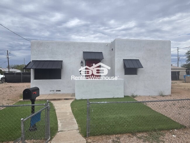 Building Photo - 1720 E Portland St