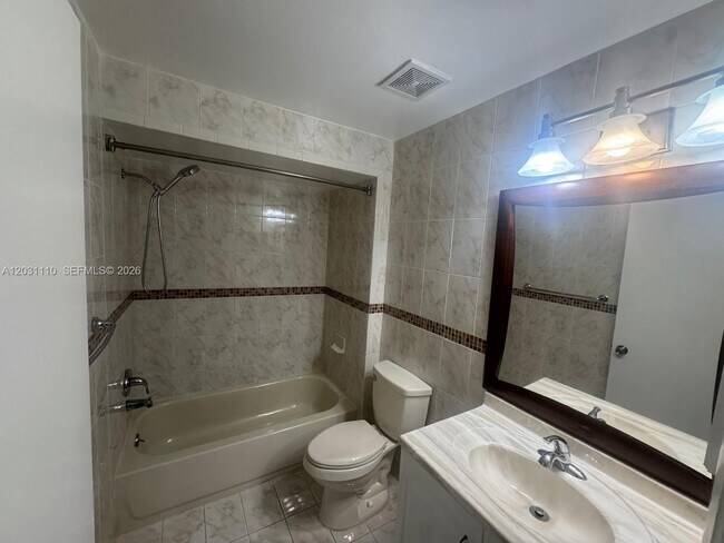 Foto del edificio - 9999 Summerbreeze Dr