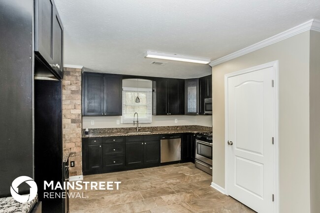 Building Photo - 3677 Fairlane Dr