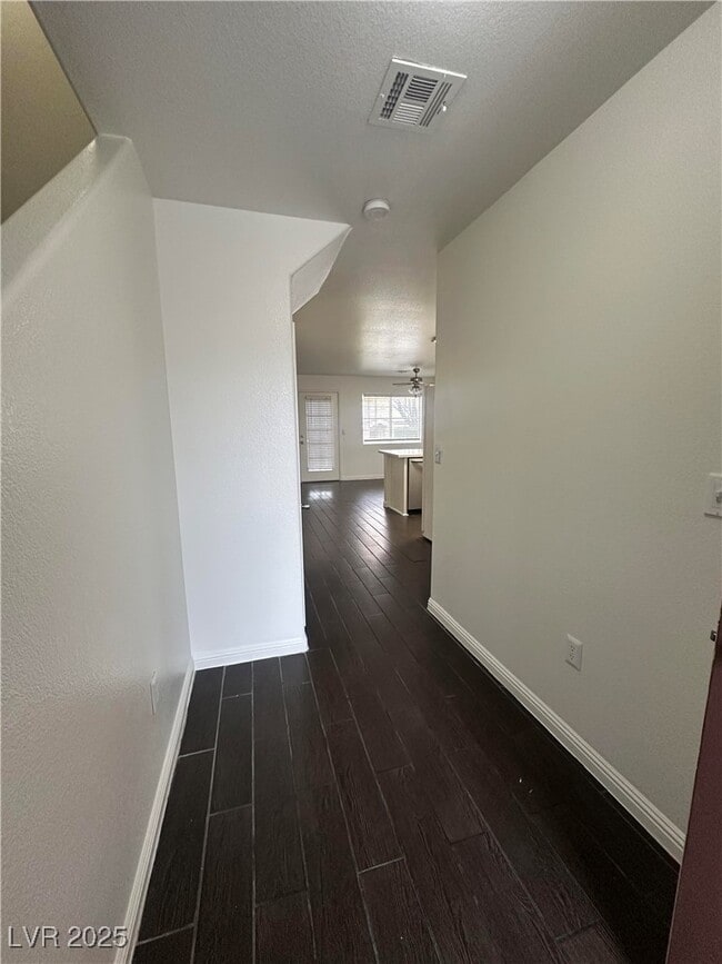 Foto del edificio - 1956 Vista Malaga St