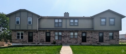Building Photo - 204 NE Cedar Ct
