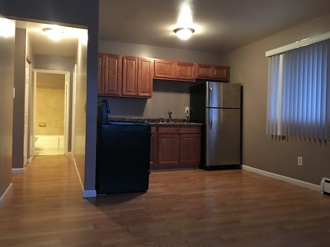 Kitchen - 3021 Longfellow Ave