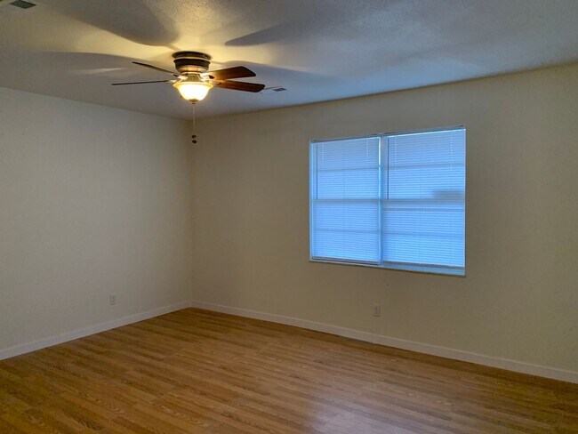 Foto del edificio - 1111-1113 S Jefferson Ave
