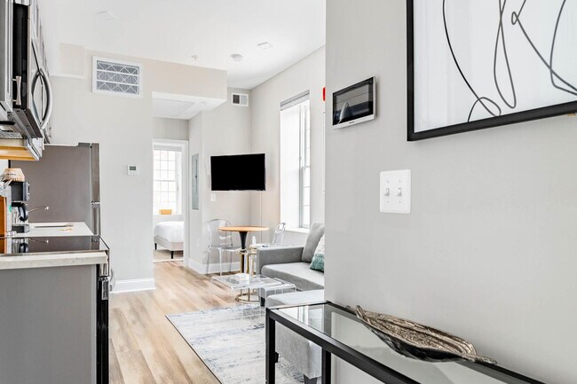 Foto del edificio - 701 E Street Southeast-SI ID1011194P