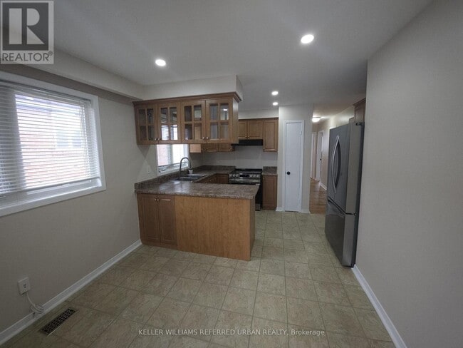 Building Photo - 30 Picaro Dr