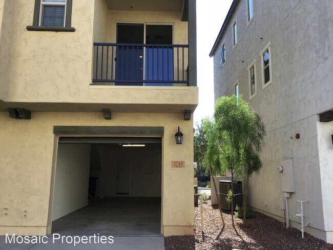 Foto del edificio - 2 br, 2.5 bath House - 2745 S. Balsam Dr.
