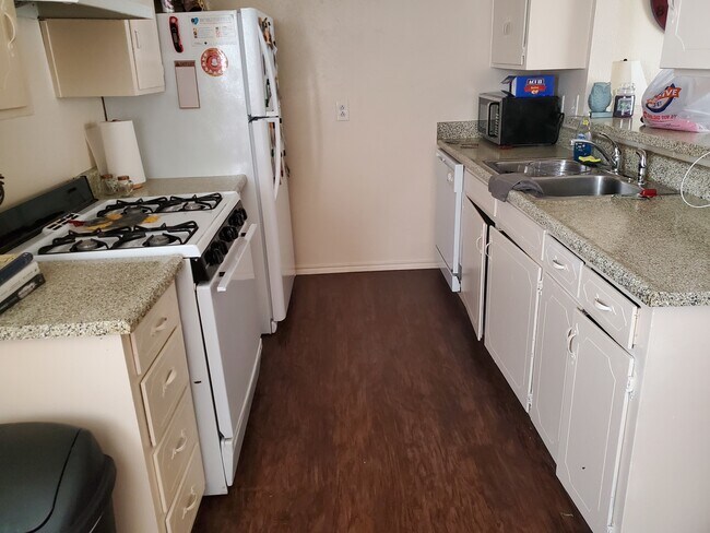 Foto del edificio - 2110 Stella St