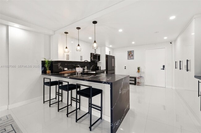 Building Photo - 1050 93rd St