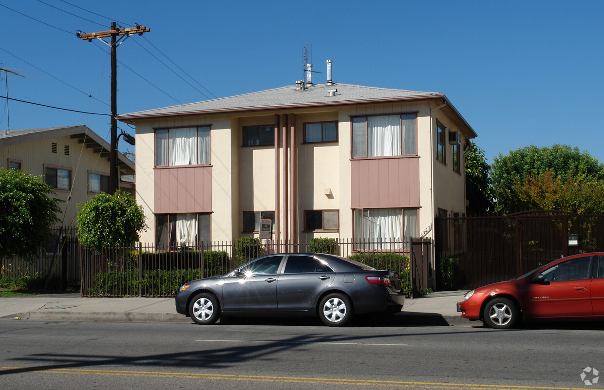 Building Photo - 6327-6333 Coldwater Canyon Ave