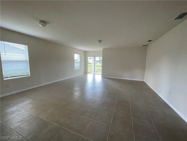 Foto del edificio - 326 SW 24th Pl