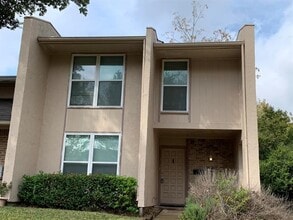 Building Photo - 327 Valley Park Dr