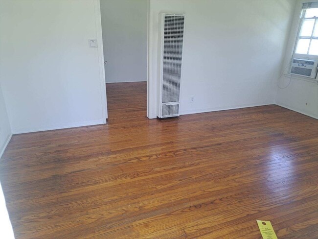Building Photo - 10577 Ayres Ave