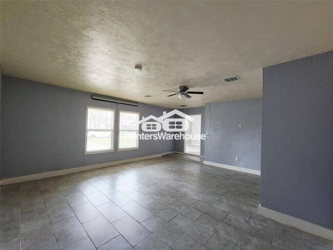 Building Photo - 9918 Ebb St