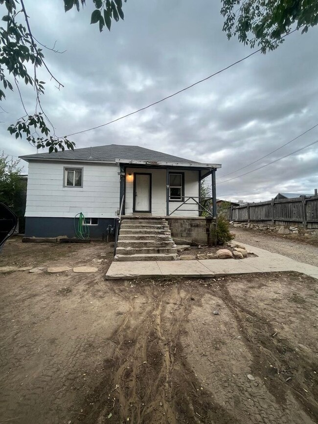 Building Photo - 521 E 100 N