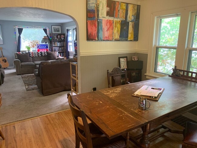 Foto del edificio - Newly remodeled Home of Robert St! 2 Beds/...