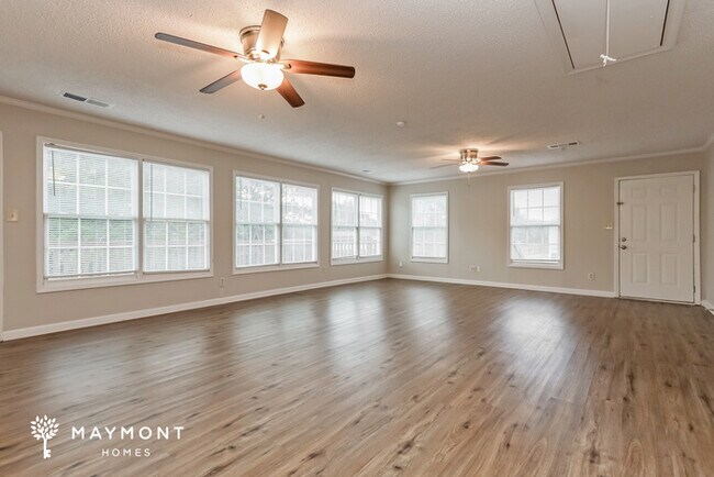 Foto del edificio - 107 Summerfield Dr
