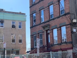 Building Photo - 1101 43rd St