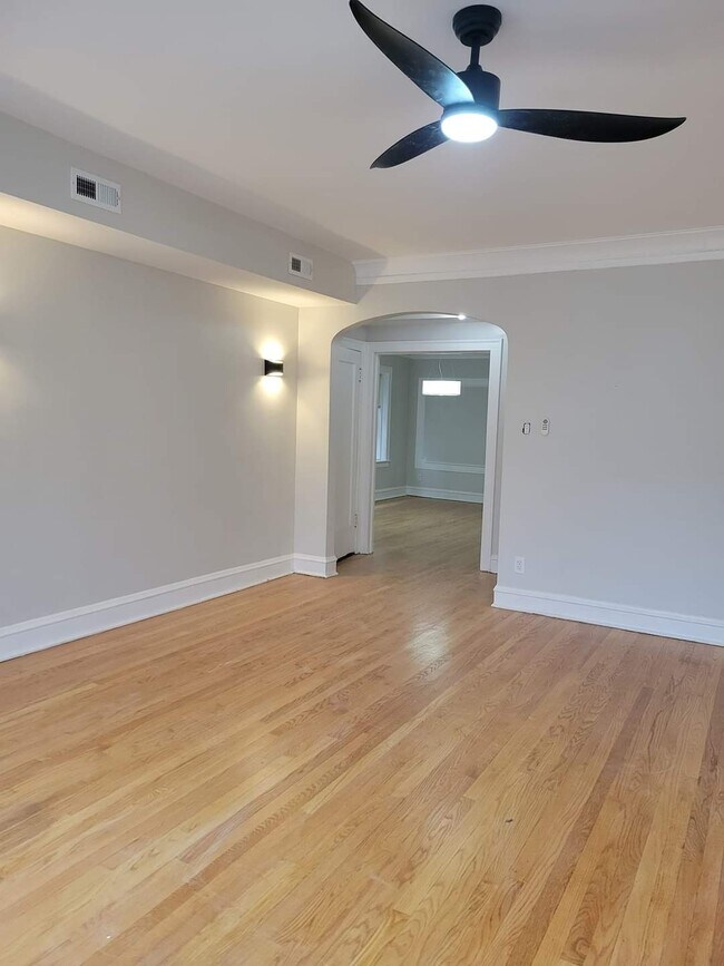 Foto del edificio - 8143 S Evans Ave