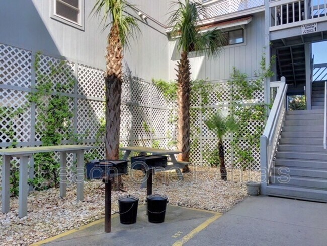 Building Photo - 625 N Waccamaw Dr
