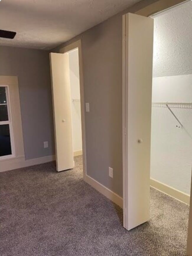 Building Photo - 1338 W 85th St