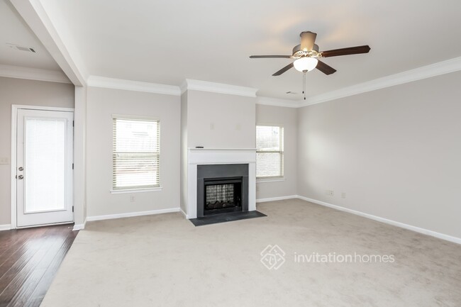 Building Photo - 2221 Village Trail Ct