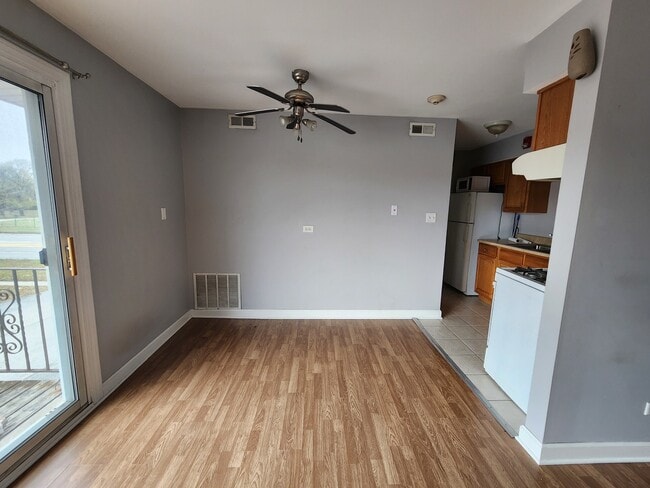 Building Photo - 7900 S 83rd Ct
