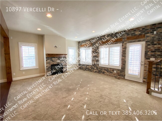 Building Photo - 10897 Vercelli Dr