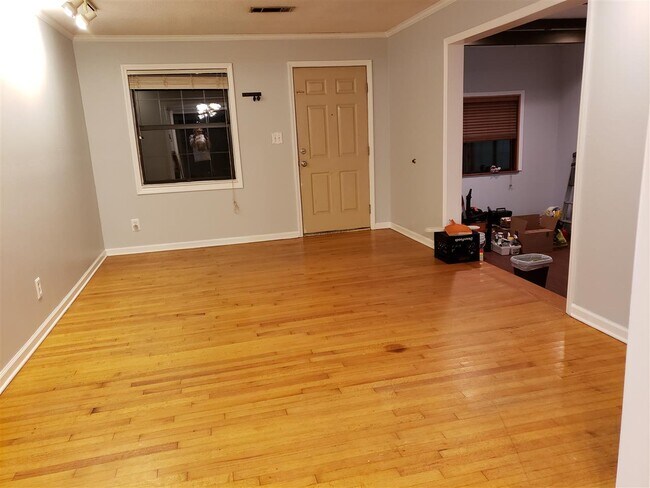 Building Photo - 2415 Banyan Dr