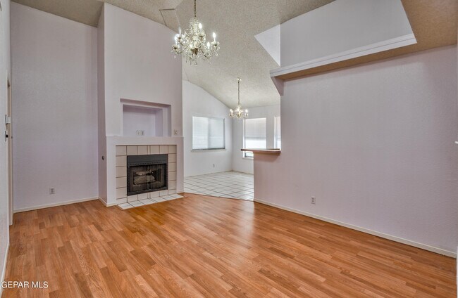 Foto del edificio - 7324 Canyon Run Dr