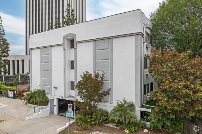 Foto del edificio - Fairfax Townhomes