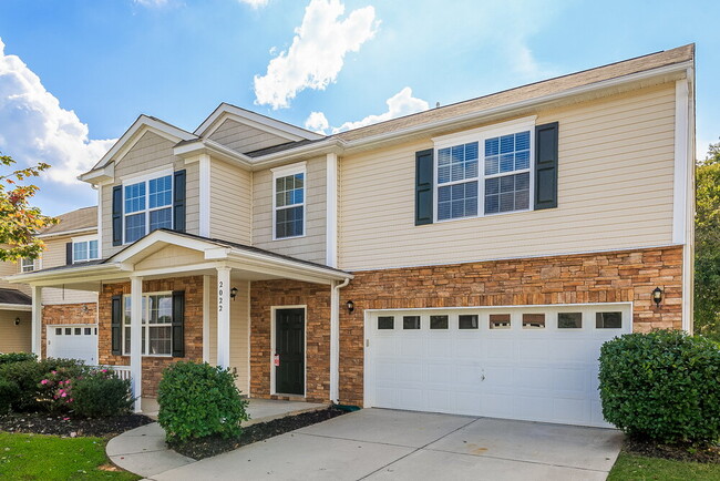 Building Photo - 2022 Savannah Hills Dr