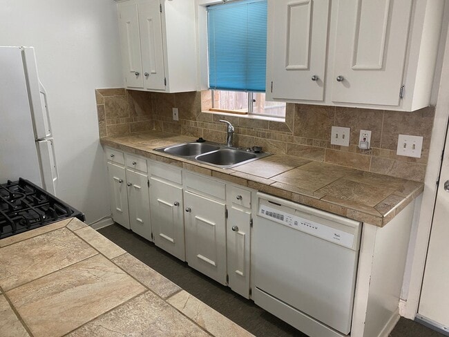 Building Photo - SPRING BRANCH CONDO