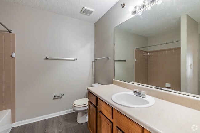 2BR, 1BA - 800SF - First Bathroom - The Overlook at Ashland