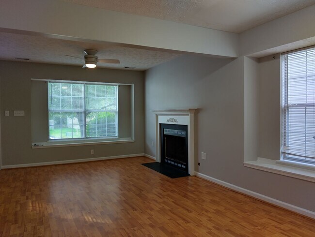 Building Photo - 3bd/2.5ba House