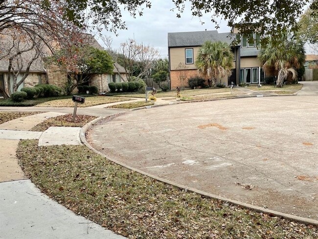 Foto del edificio - 11310 Meadow Lake Dr
