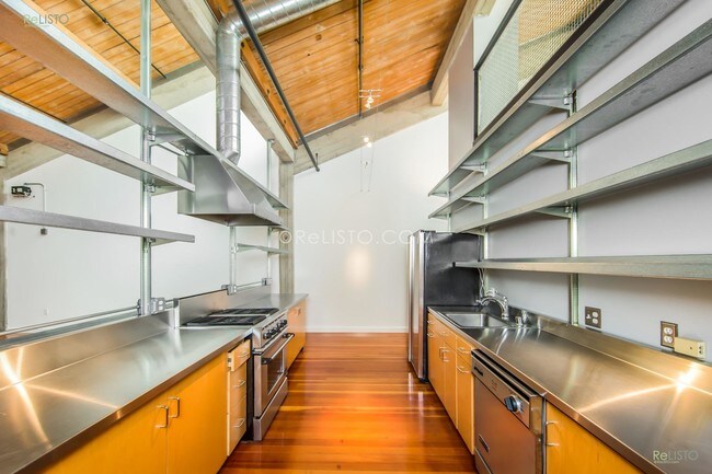 Building Photo - 245 5th St