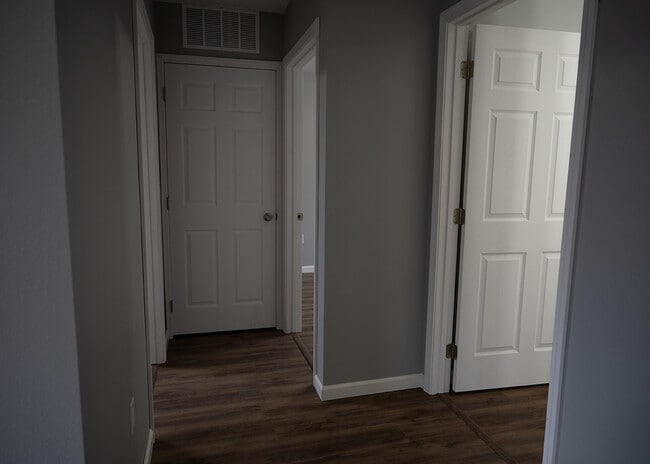 Building Photo - 813 N Main St