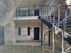 Building Photo - 7900 Westheimer Rd