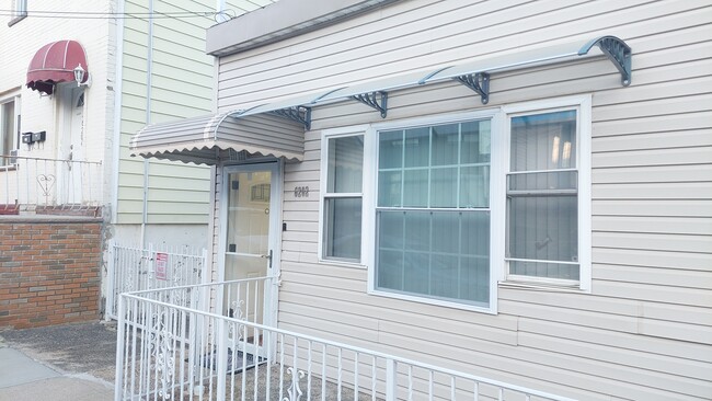 Building Photo - 6202 Meadowview Ave