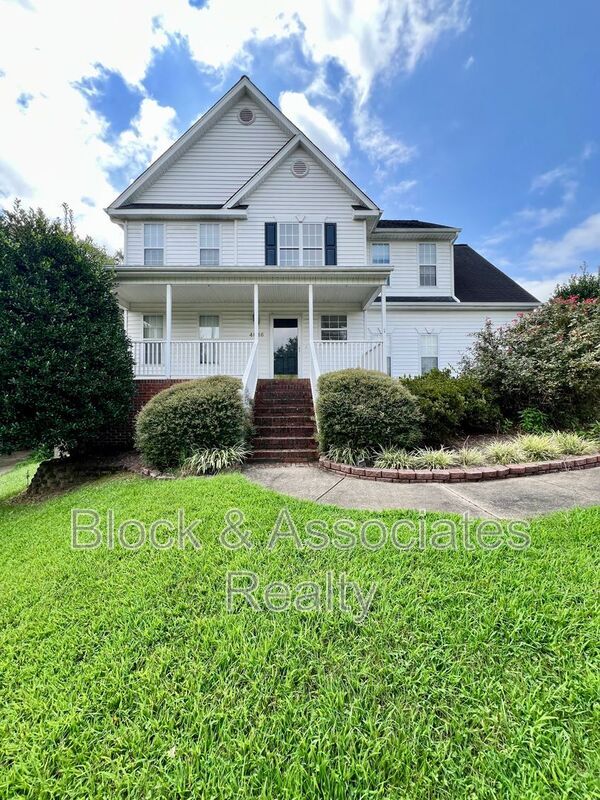 Building Photo - 4016 Cole Ave